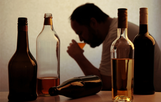 El confinamiento ha provocado un aumento del uso del alcohol en Inglaterra y Gales. / Axel Bueckert / Shutterstock.com