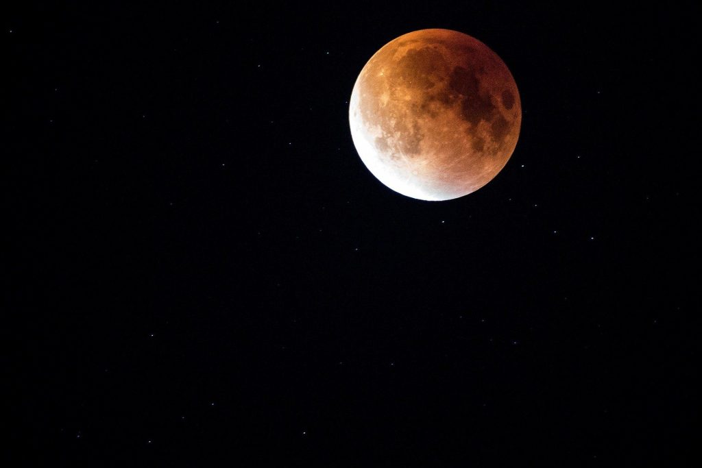 Eclipse lunar. Free-Photos. / Pixabay.