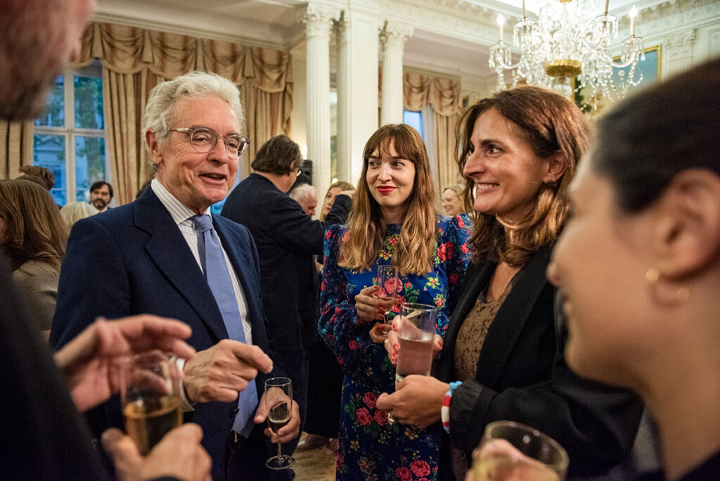 El embajador José Pascual Marco junto a Patricia Perez y la directora del festival Joana Granero. / Foto: Pau Ros.