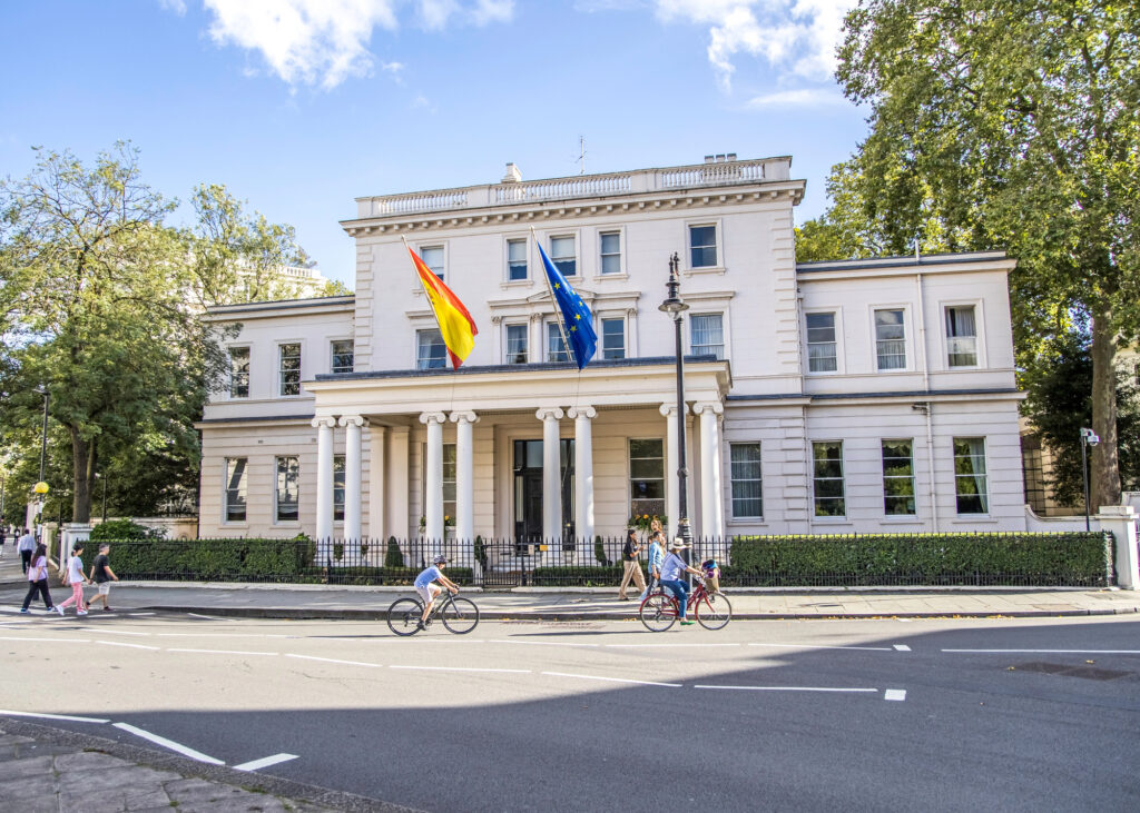 embajada de España en Londres.
